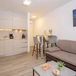 Adria Mare I Апартаменты Макарска