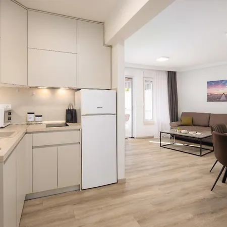 Adria Mare I * Makarská