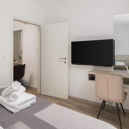 Adria Mare I Apartman *