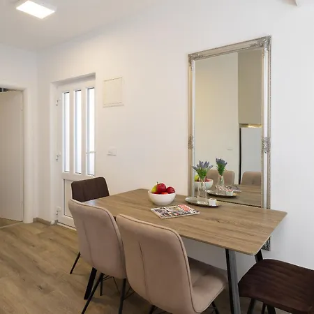 Adria Mare I Apartman *