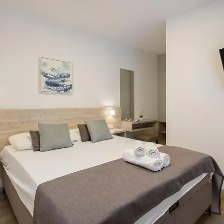 Adria Mare I Apartman *
