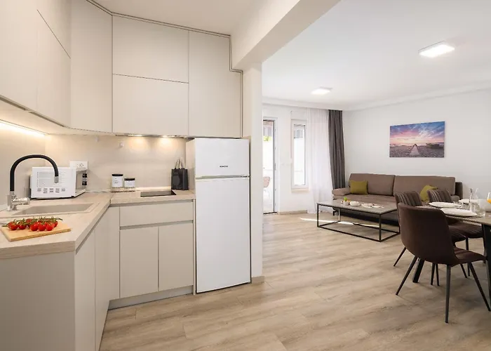 Adria Mare I * Makarska