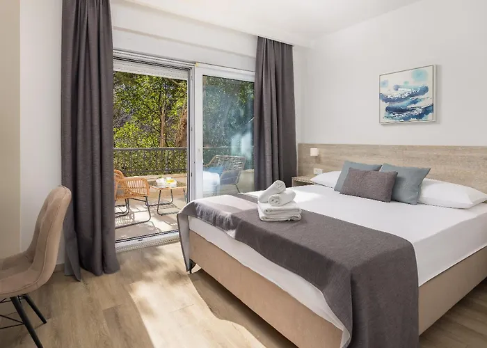 Adria Mare I * Makarská